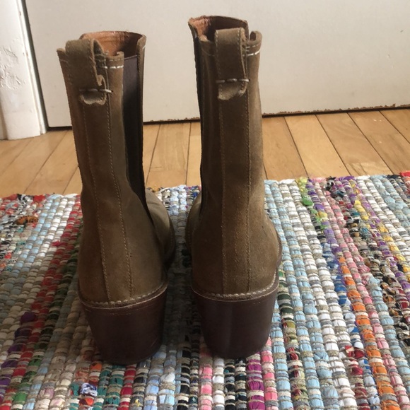 Frye Chelsea style cowboy boot - Picture 3 of 5